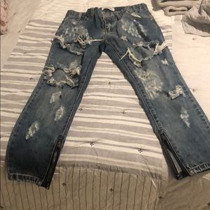 Destroyed Jeans